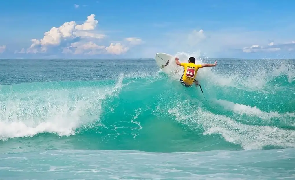 Berselancar di Phuket: pantai terbaik, pemilihan musim, dan ulasan dengan foto