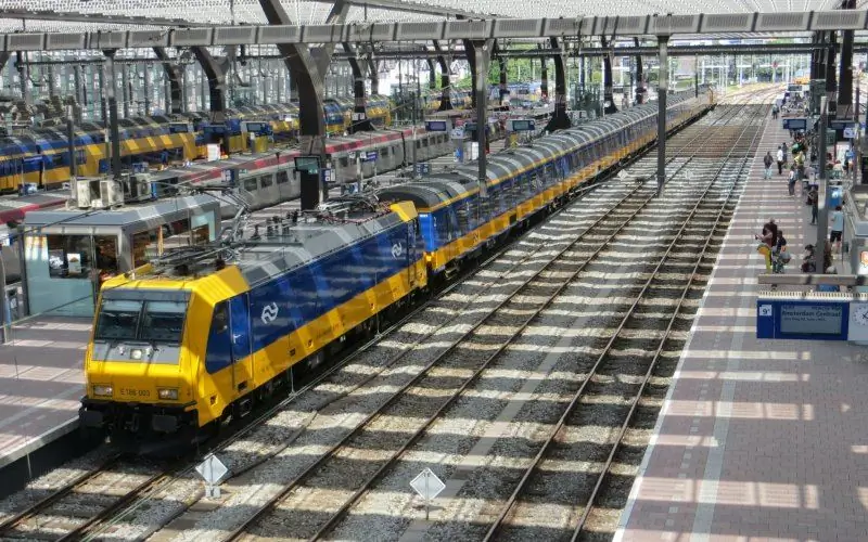 train de l'aéroport