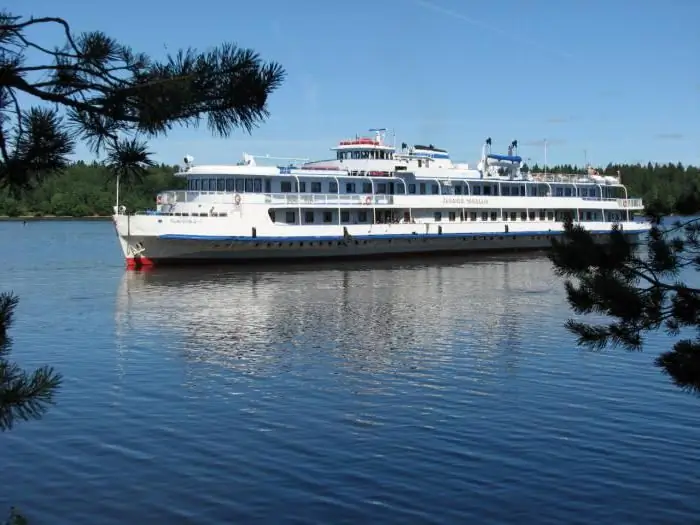 croisières fluviales au départ de saint-pétersbourg en russie