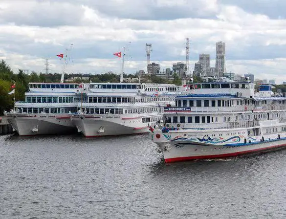 pelayaran sungai dari st. petersburg