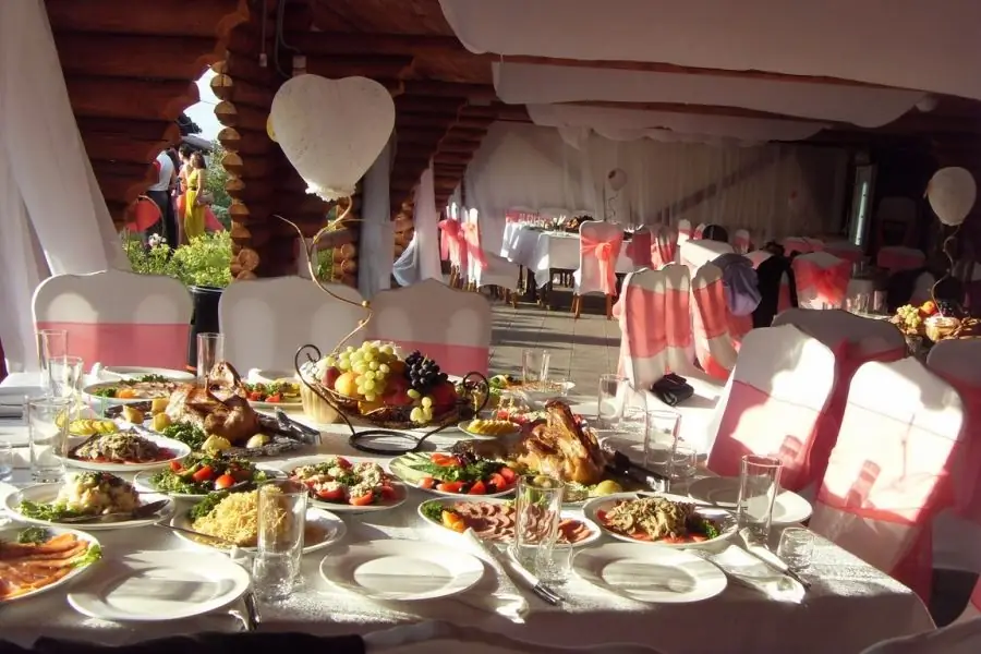 Table setting in a restaurant