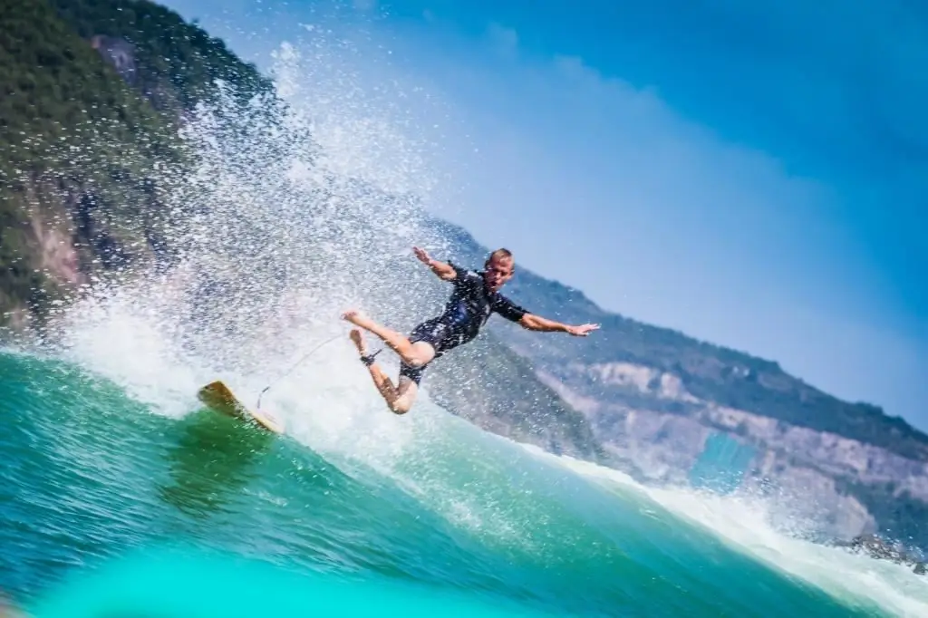 Surfing sa Vietnam: ang pinakamahusay na mga resort, mga tip sa paglalakbay at mga larawan