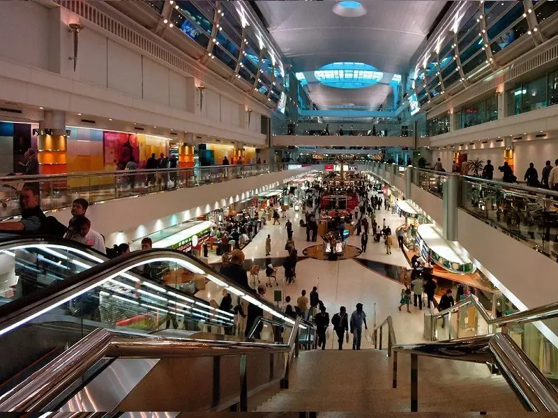 papan markah terminal 2 lapangan terbang dubai