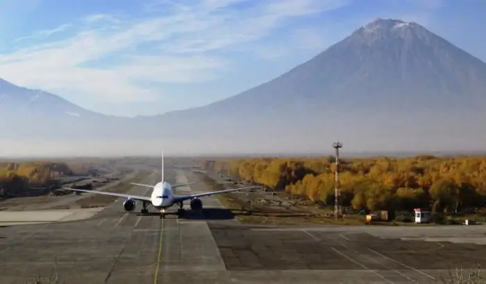 Yelizovo - internasyonal na paliparan (Kamchatka). Iba pang mga paliparan sa Kamchatka