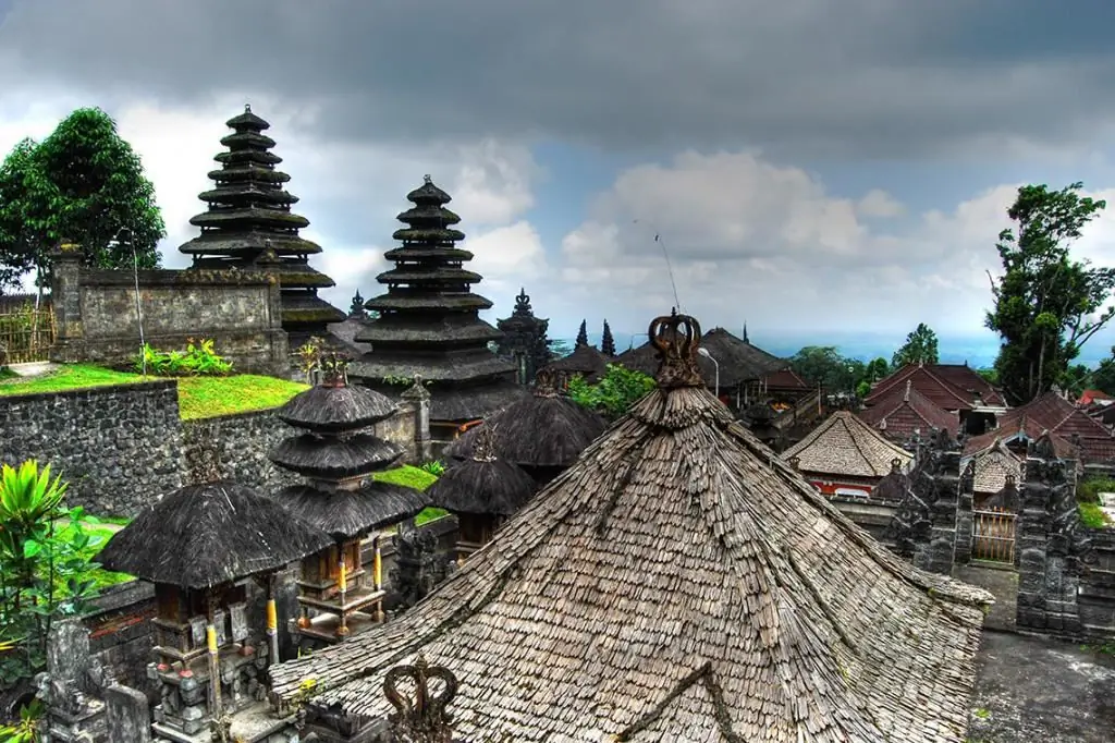 Temples ntawm Bali: duab, yuav ua li cas mus rau ntawd, pom dab tsi, cov lus qhia thiab cov lus pom zoo los ntawm cov neeg ncig tebchaws