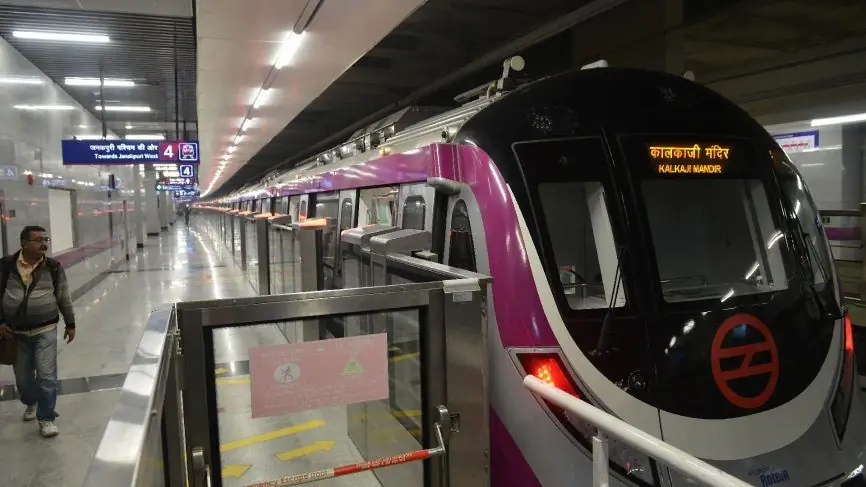 Delhi metro daim ntawv qhia: yuav ua li cas kom sai sai nyob rau hauv lub nroog ntawm Is Nrias teb