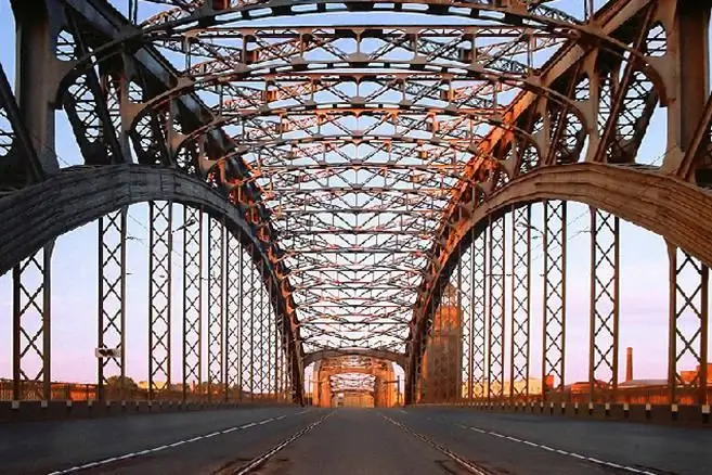 Bolsheokhtinsky bridge in St. Petersburg: between the past and the future