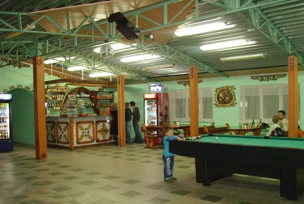 bar di pusat rekreasi