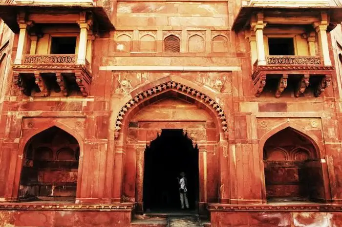 Fatehpur Sikri: музей шаарынын байыркы жана заманбап жашоо