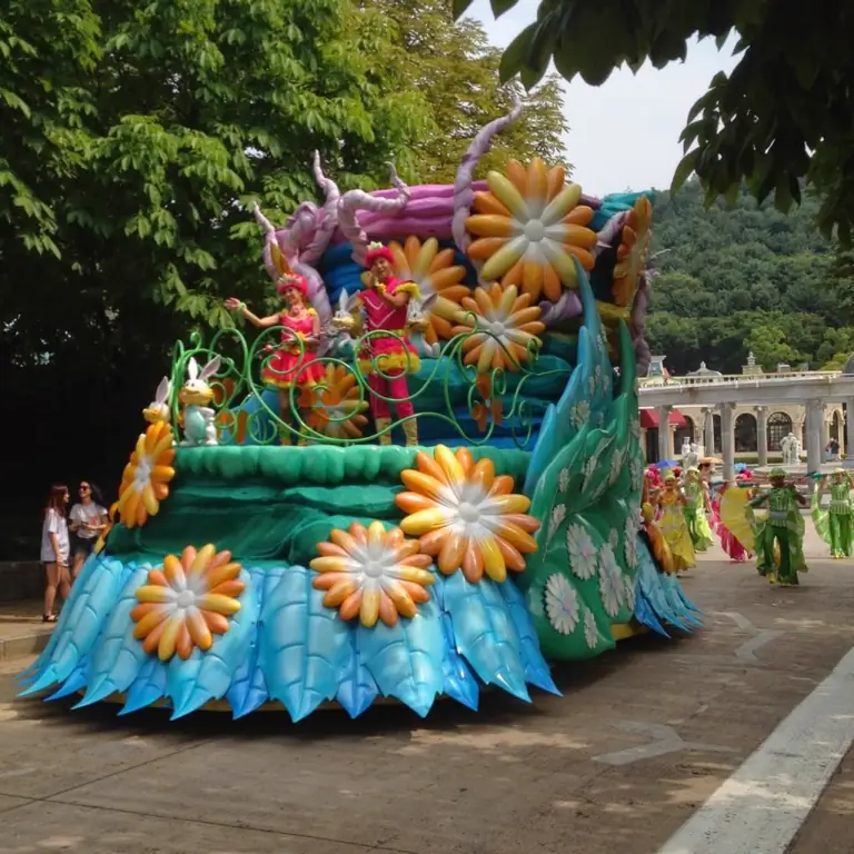 festivale shumëngjyrëshe