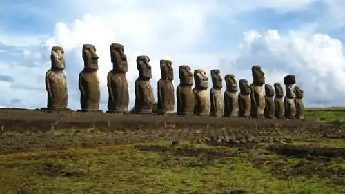 easter Island cov mlom