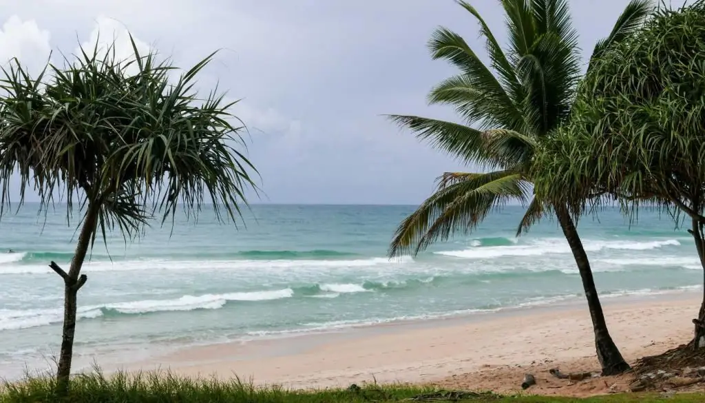 Naar Thailand met kinderen: documenten voor een kind, regels voor registratie en vergunningen, keuze van reis, transfer en hotel, kenmerken en nuances van een vakantie met een kind