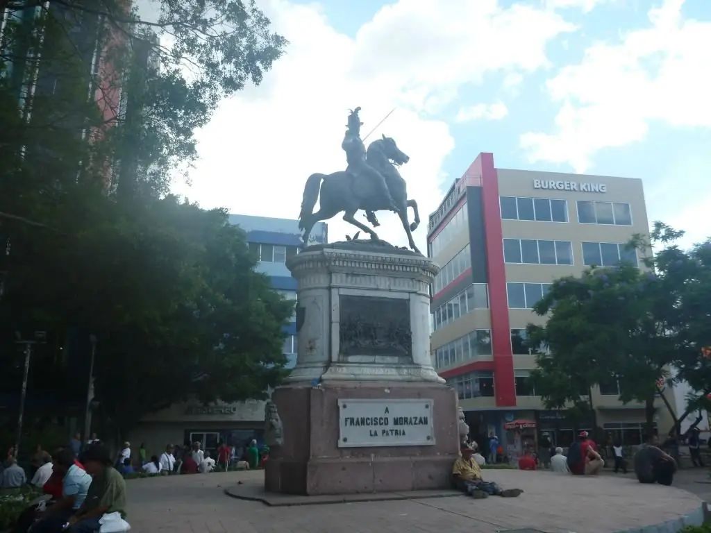 Monumento a Francisco Morazan - l'eroe della nazionalelotta di liberazione