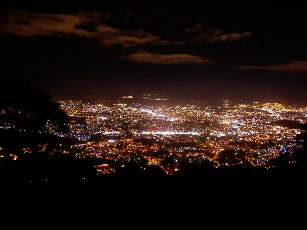 Panorama de la noche Tegucigalpa