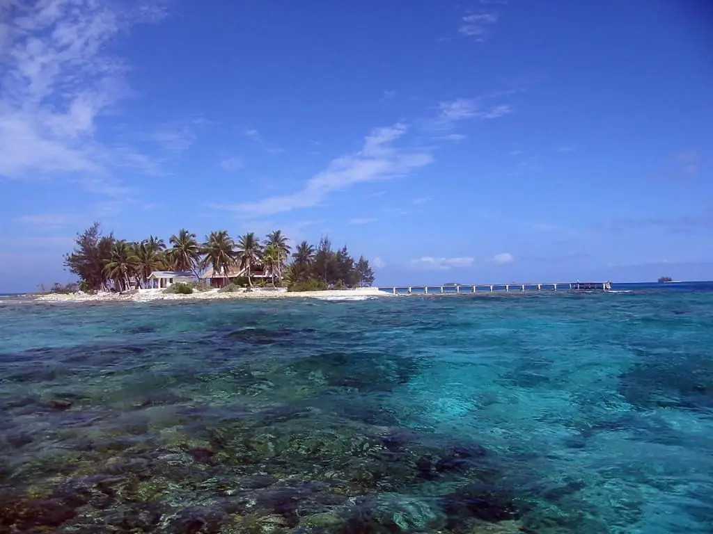 Pantai di pulau Utila