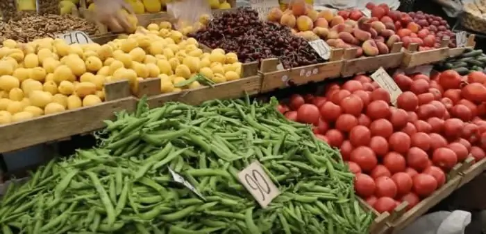 mercado de verduras, Y alta