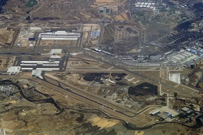 Barajas (aeroporto, Madrid): placa de chegadas, terminais, mapa e distância até Madrid. Como ir do aeroporto ao centro de Madrid?