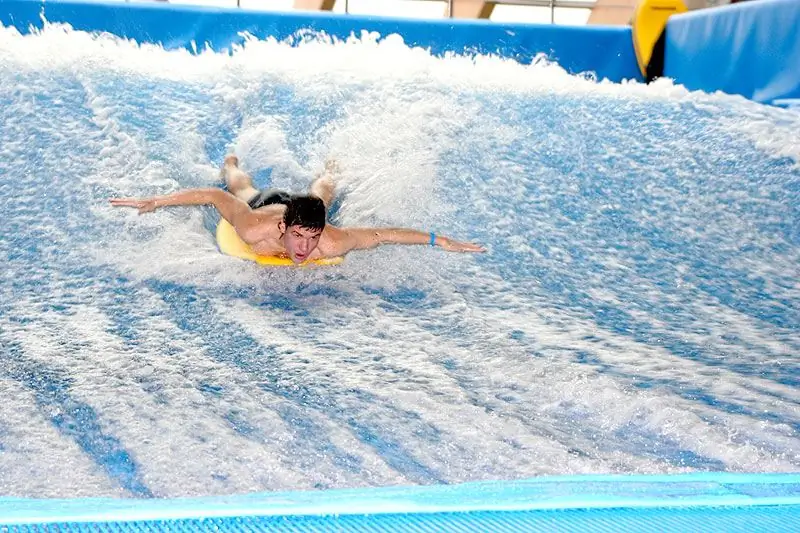 surfen in de riviera