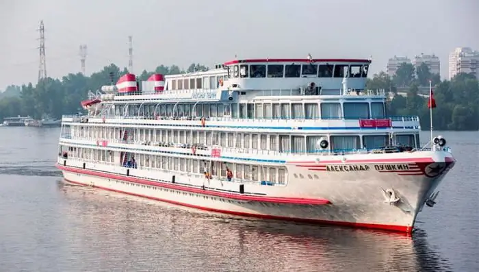 Bateau à moteur "Alexandre Pouchkine": disposition du bateau et variété de cabines. Navigation 2017